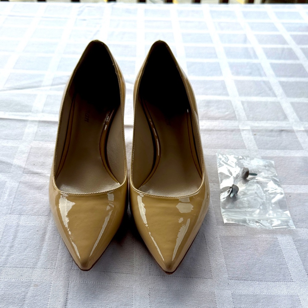 Delman Glossy Beige Women's Heels size 8.5 , never used